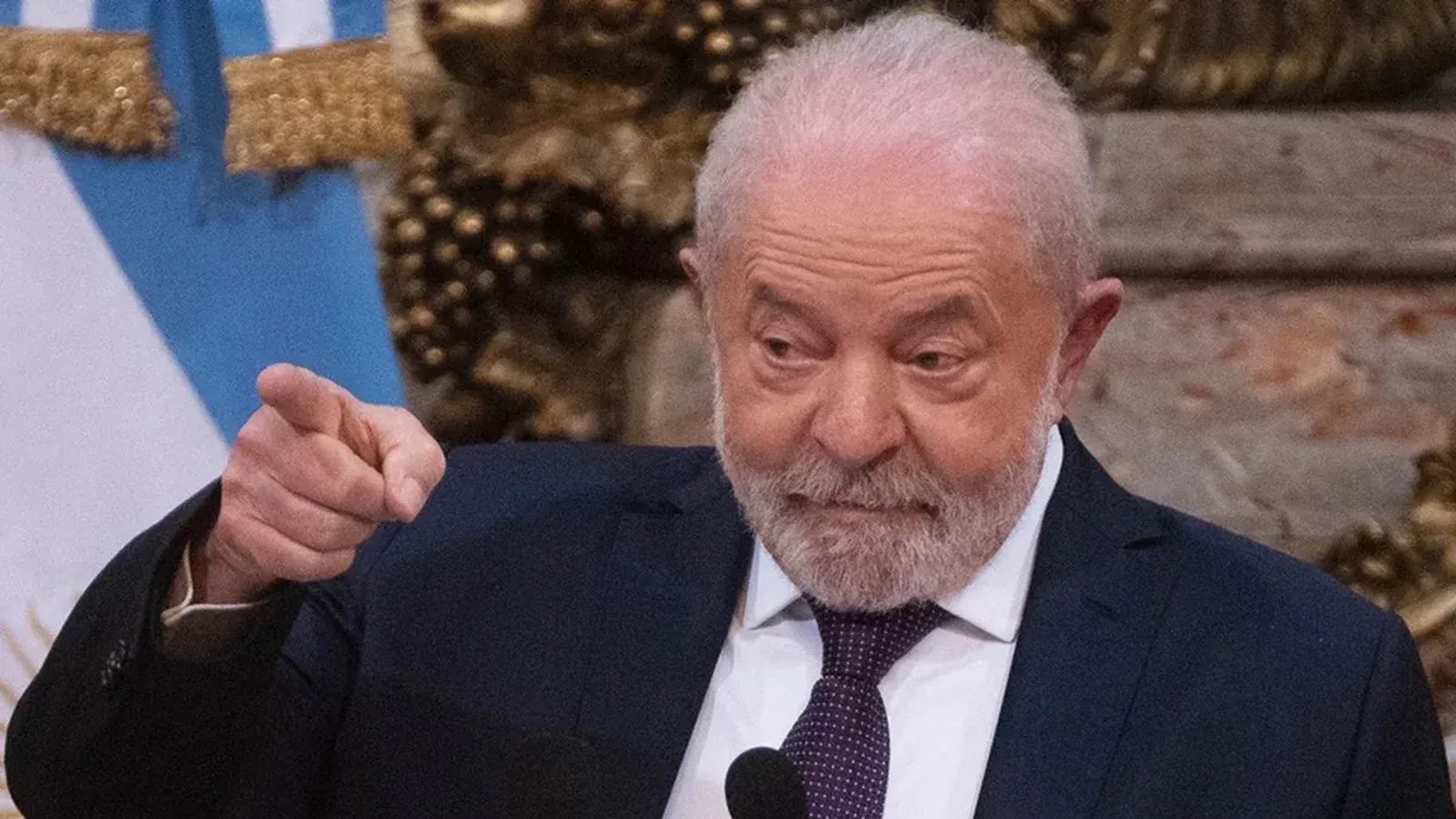 Imagem de capa para Lula anuncia taxas para empresas de tecnologia norte-americanas no Brasil