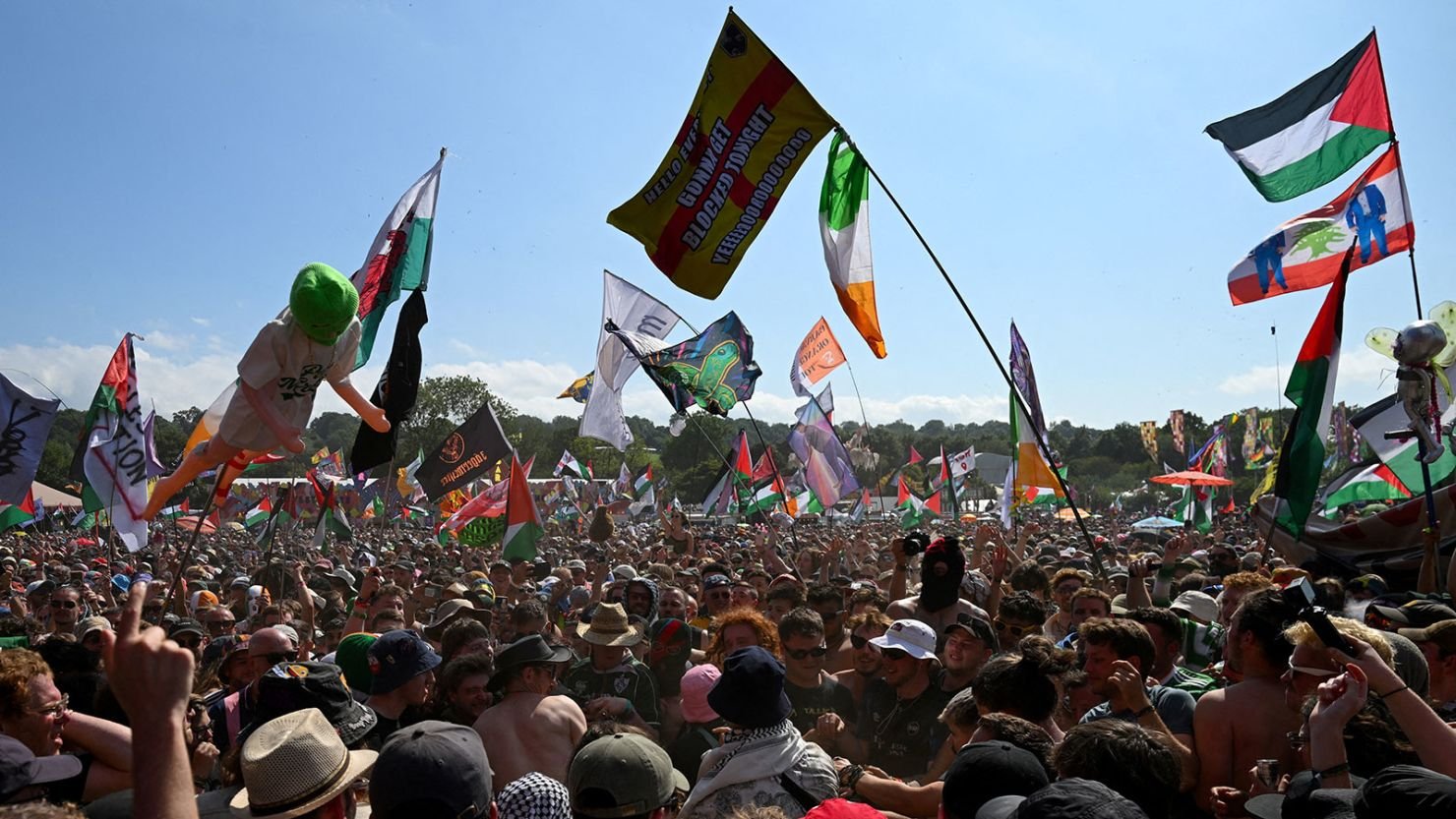 Imagem de capa para Grupos musicais se unem para defender artistas que criticam Israel