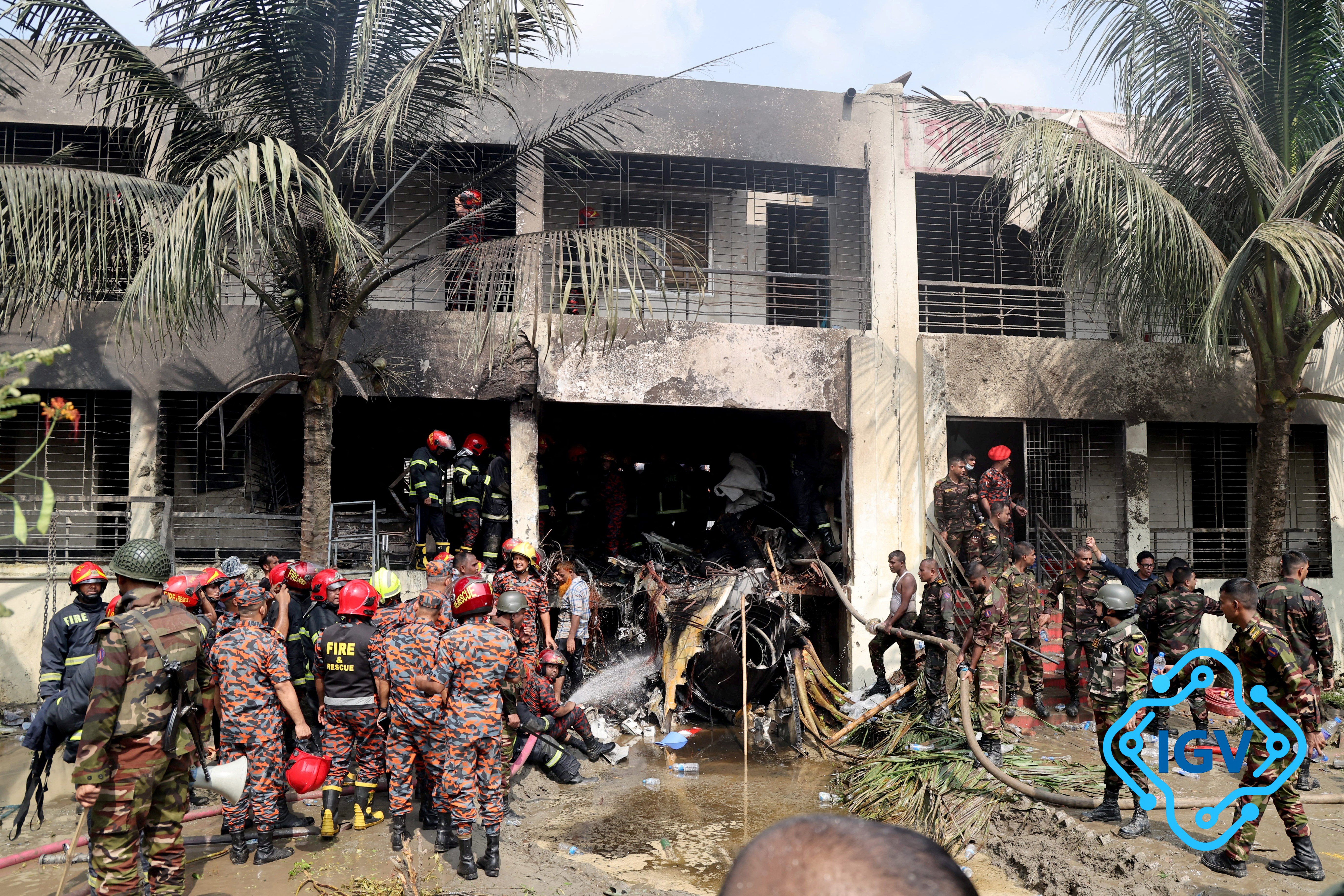 Imagem de capa para Tragédia em Bangladesh: Avião Militar Cai em Escola e deixa Vítimas Fatais