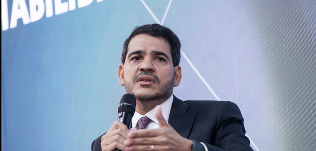Imagem de capa para Brasil responde à tarifa dos EUA com firmeza e rejeita interferência na Justiça