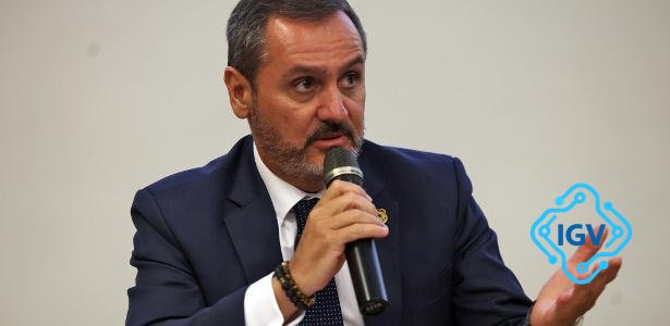 Imagem de capa para Diretor da Polícia Federal classifica live de Eduardo Bolsonaro como ' covarde tentativa de intimidação ' a servidores