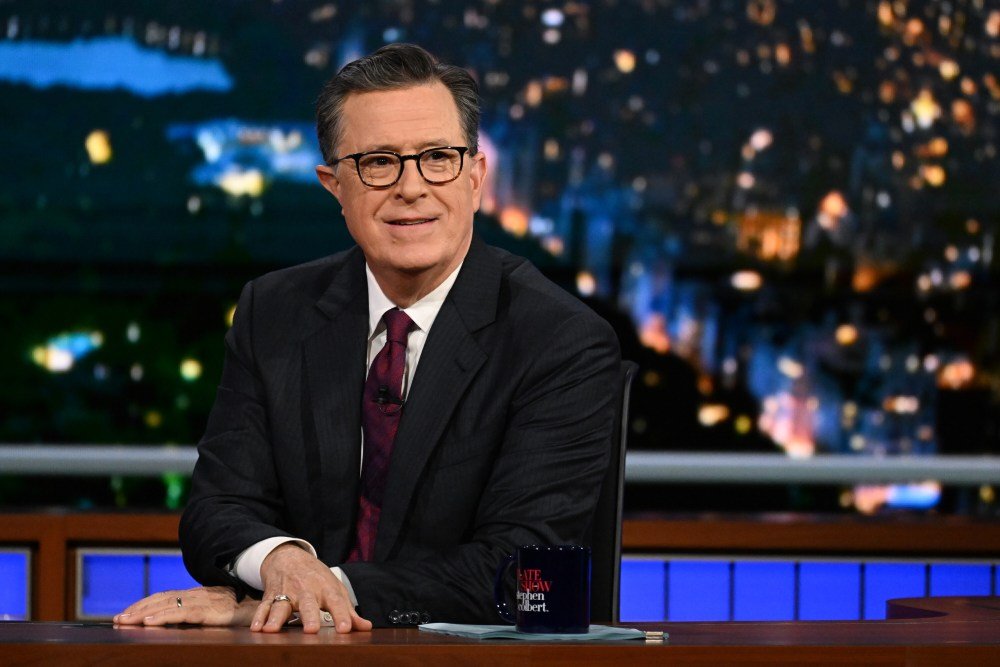 Imagem de capa para CBS Encerra 'The Late Show' de Stephen Colbert por Decisão Financeira