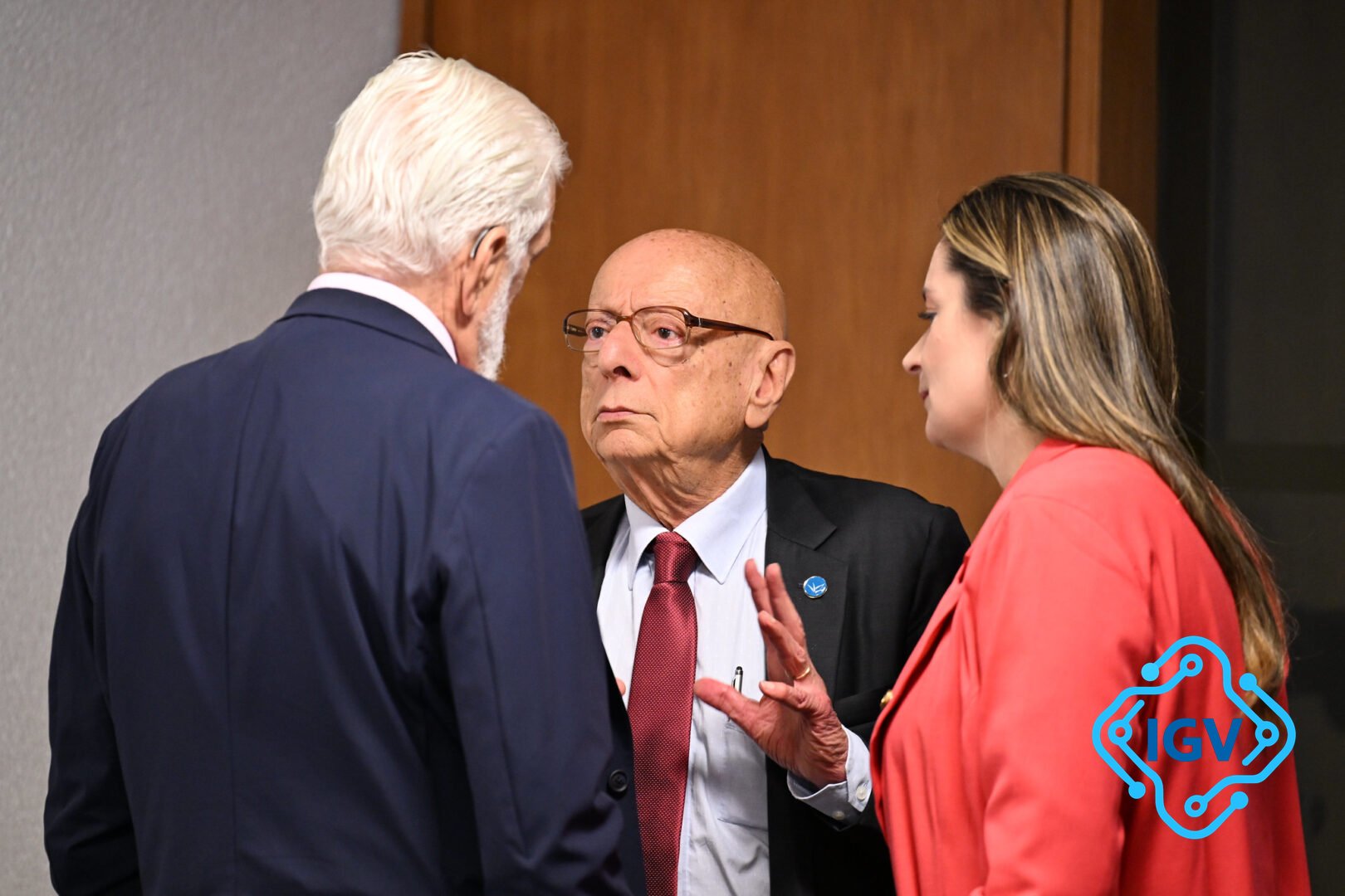Imagem de capa para Amin viajará com grupo de senadores para tratar do tarifaço de Trump nos EUA
