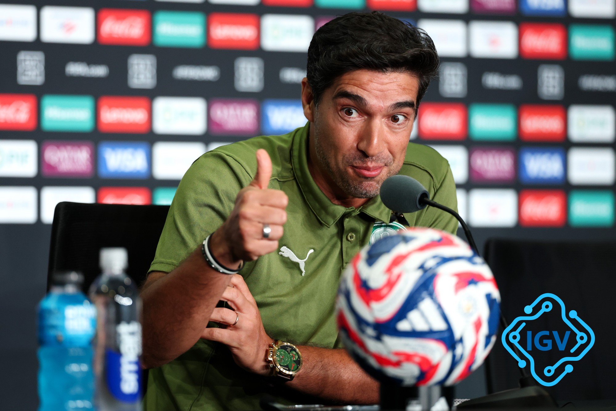 Imagem de capa para Abel Ferreira se aproxima de renovação com Palmeiras: 'Não estou aqui por ser bonito'