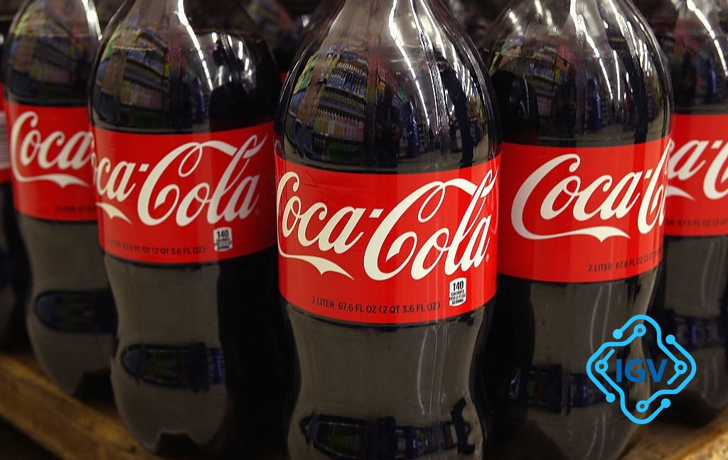 Imagem de capa para Trump afirma acordo com Coca-Cola para usar açúcar-de-cane, mas empresa nega