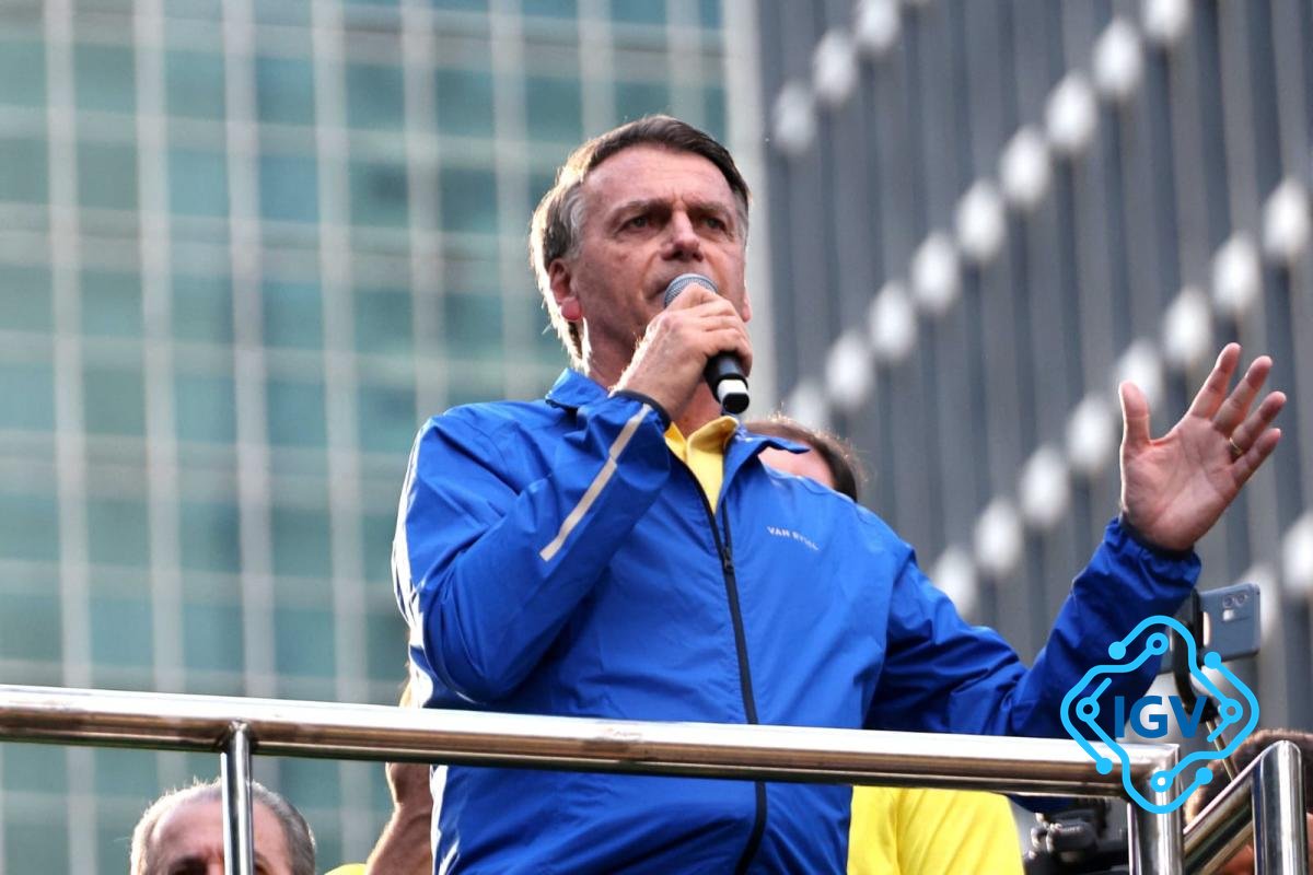 Imagem de capa para Bolsonaro cancela entrevista ao vivo por medo de prisão