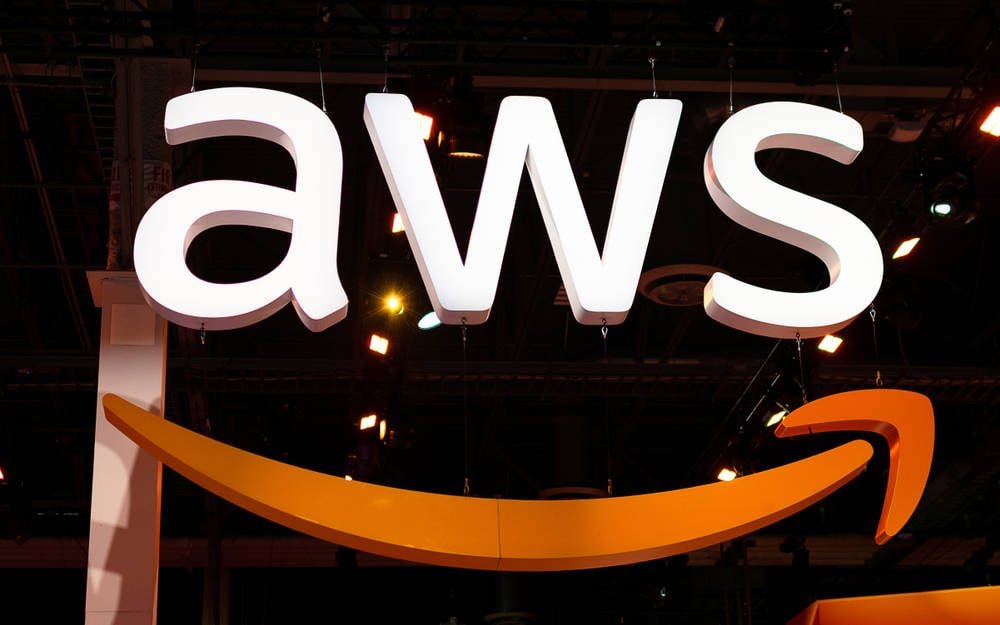 Imagem de capa para AWS lança Bedrock AgentCore: revolucionando a implementação de agentes AI