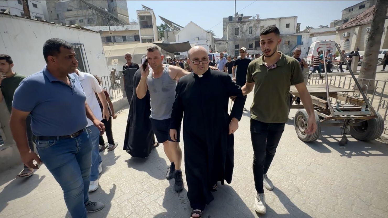 Imagem de capa para Israel se desculpa por ataque à única igreja católica no Golfo