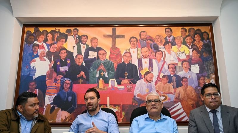 Imagem de capa para Cristosal suspende operações no El Salvador devido à repressão