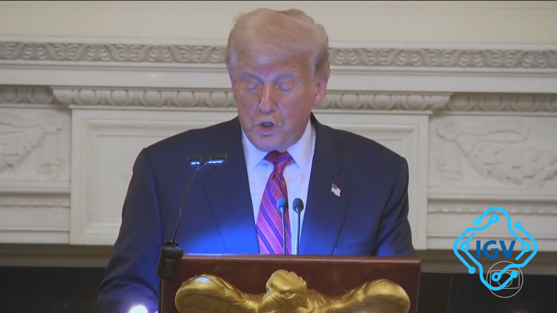 Imagem de capa para Trump processa jornal por divulgar suposta carta a Epstein