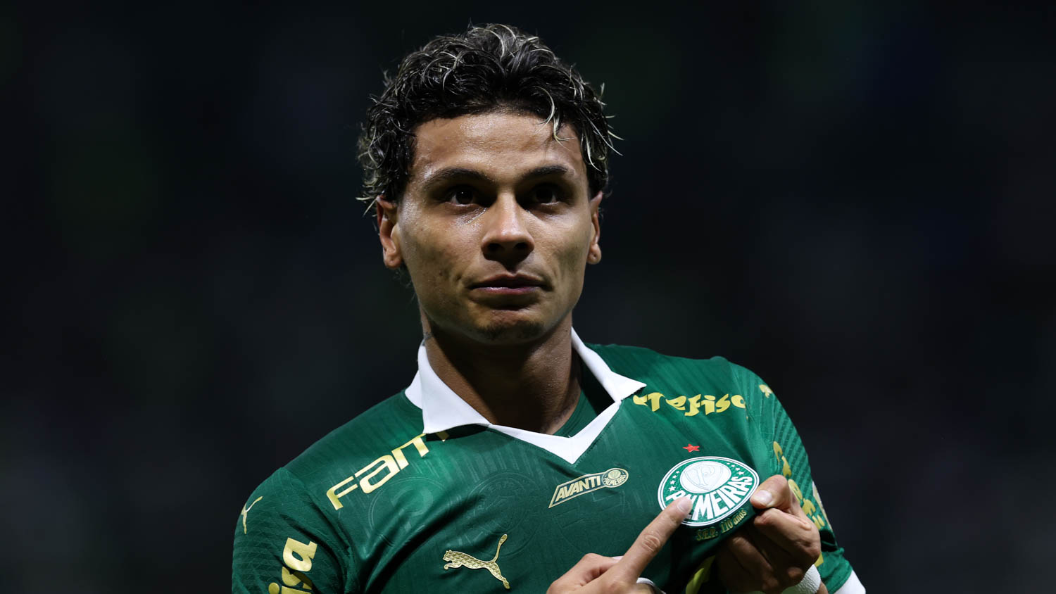 Imagem de capa para Palmeiras procura reforço após saída de Richard Ríos: Conheça as estratégias de Abel Ferreira